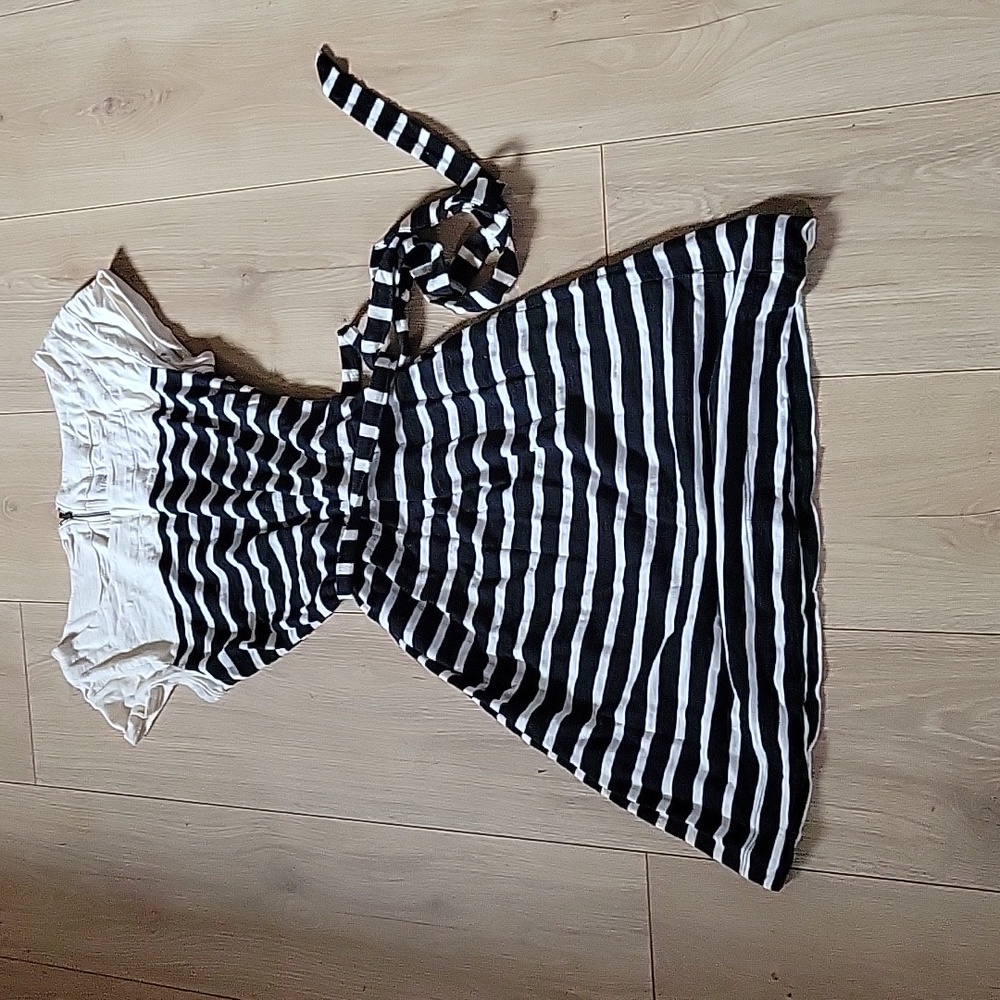 Xs dress - Picture 2 of 4